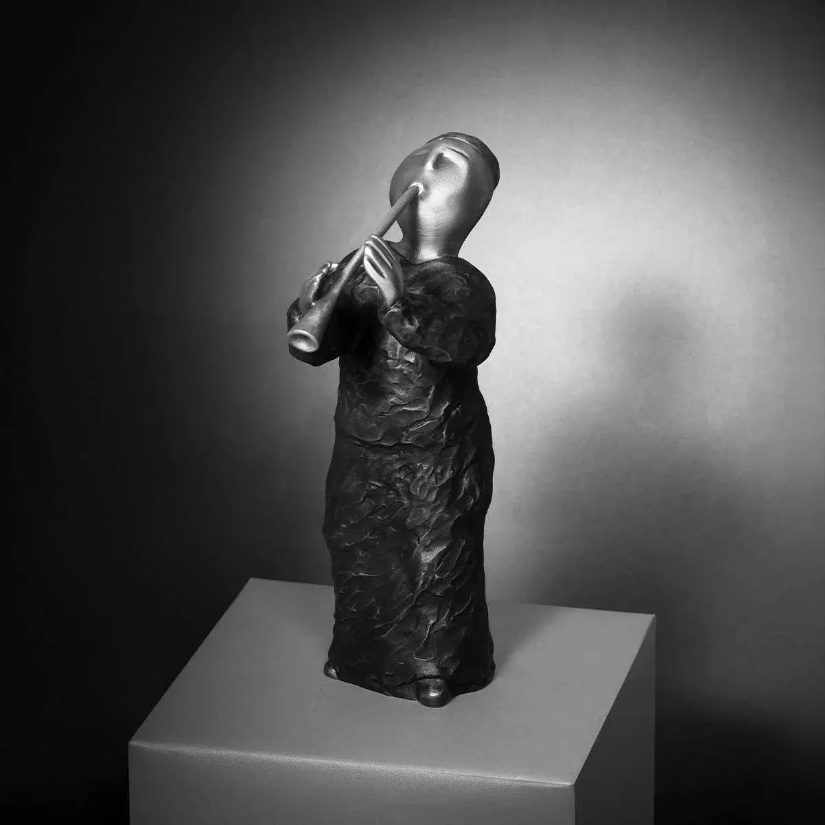 Joy Limited Edition Trumpeter Figurine, bilde 6